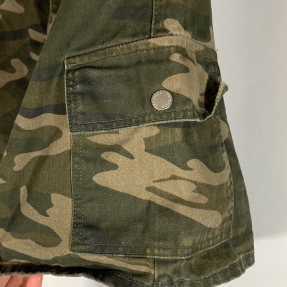 Topshop Green Camouflage Army Denim Mini Skirt - Picture 4 of 8